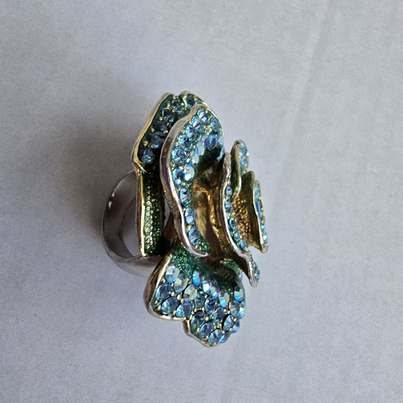 Vintage Green and Blue Crystal Floral Statement Ring Large Aldo - Picture 5 of 10